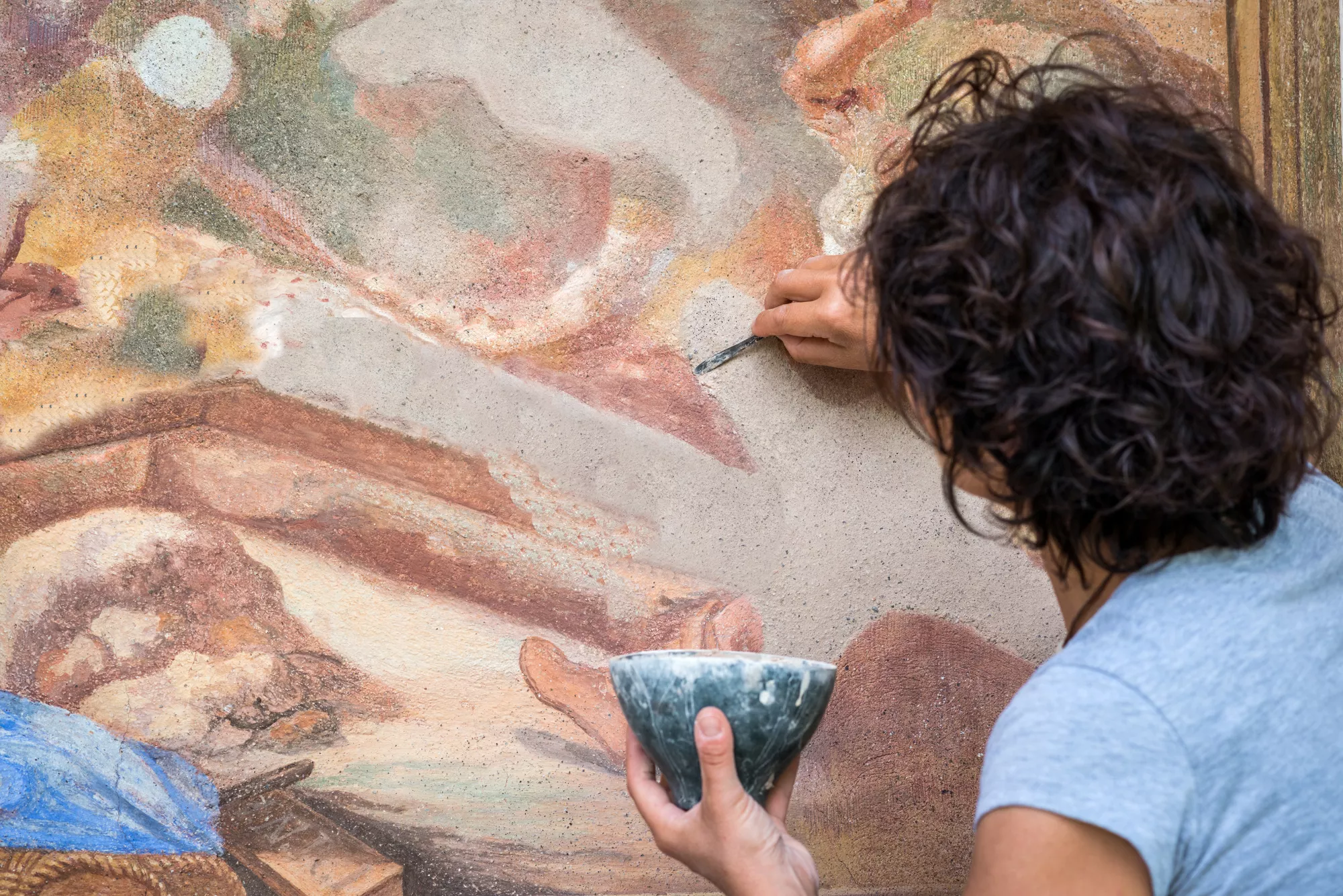 Allianz France parcourt 16 communes de France et remet un total de 128 000 euros pour restaurer les 16 œuvres d'art, lauréates du concours 