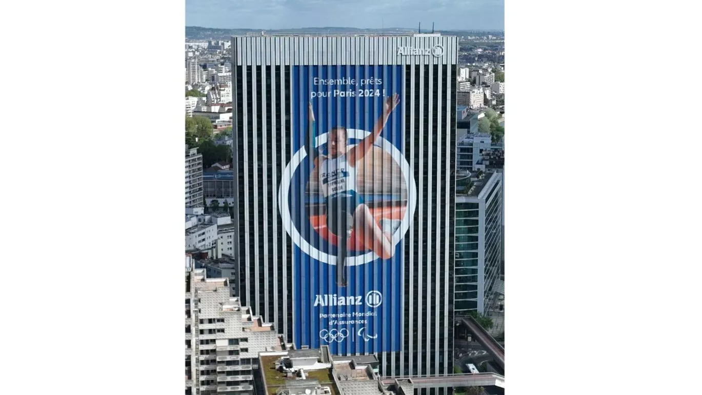  Allianz France dans les starting-blocks pour Paris 2024 avec un stickage exceptionnel sur sa Tour Neptune